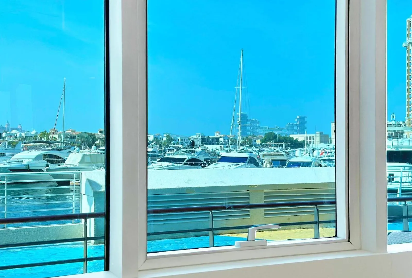 Luxury Two Bedroom Apartment On The Palm Dubai