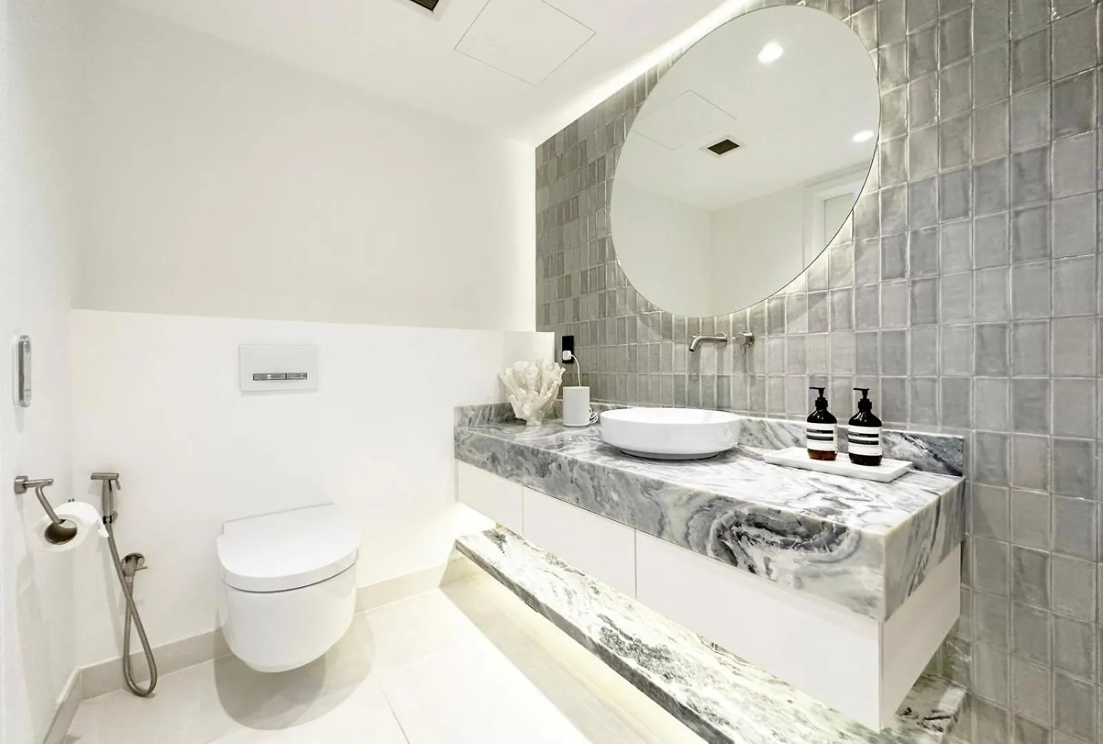 Luxury Two Bedroom Apartment On The Palm Dubai